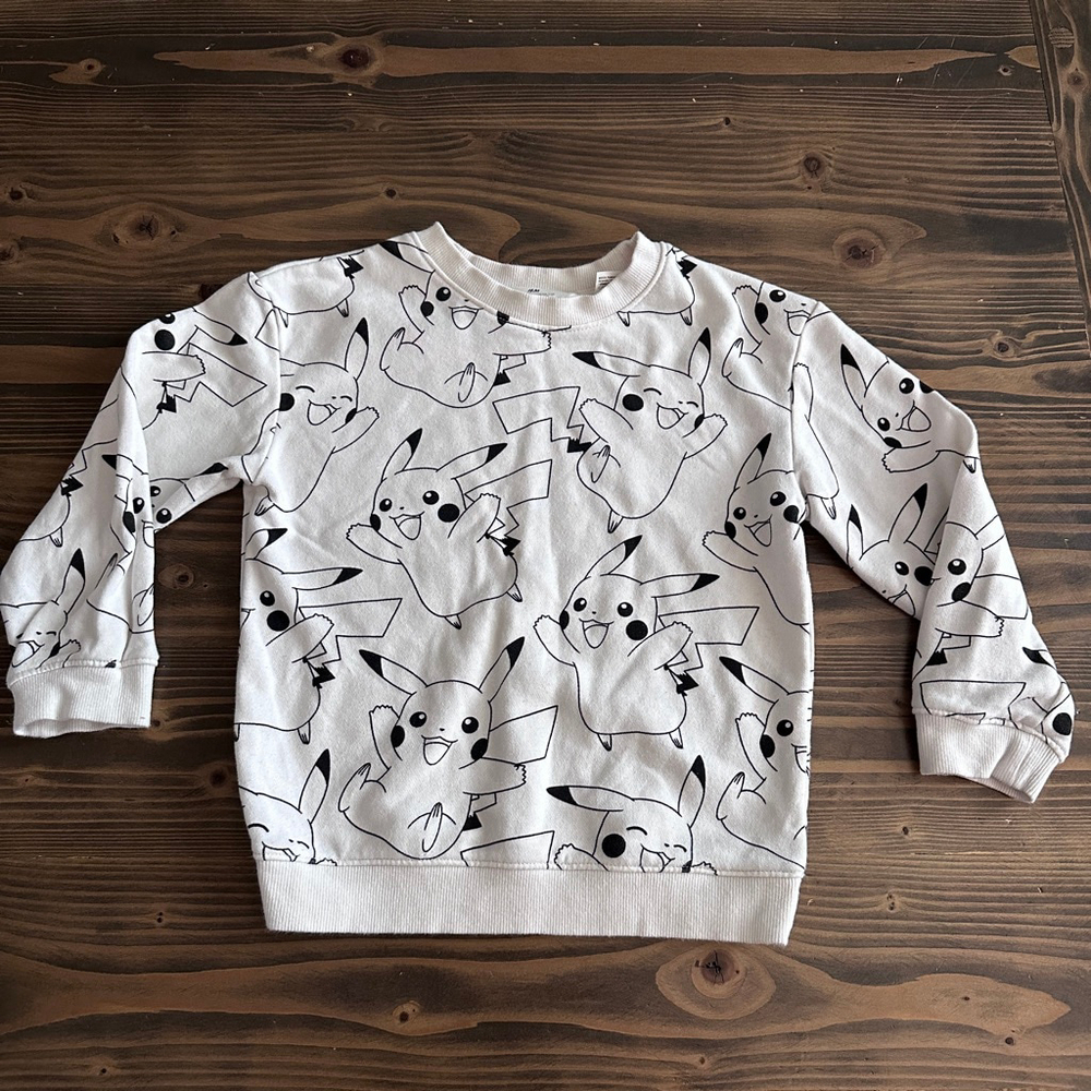 Boys H&M Pikachu Sweatshirt 4-6A White Pokemon Graphic Pullover